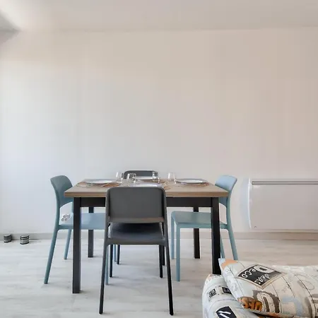 Lägenhet Pour 4- Balcon- Des Becs *