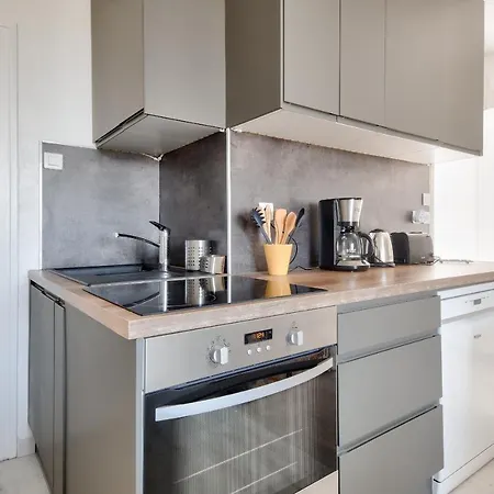 Lägenhet Pour 4- Balcon- Des Becs