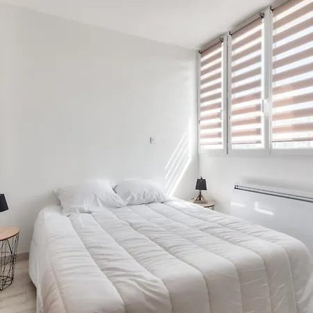 Pour 4- Balcon- Des Becs Lägenhet *